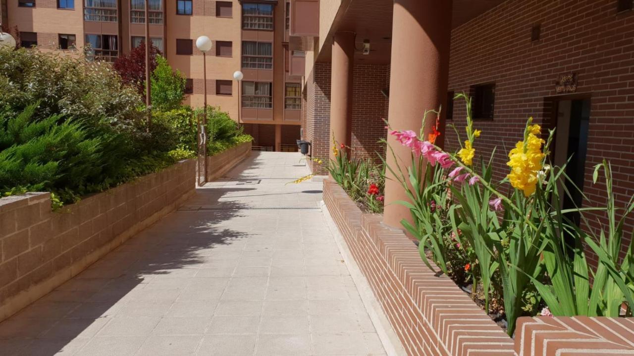 Apartment Madrid Barajas Eksteriør bilde